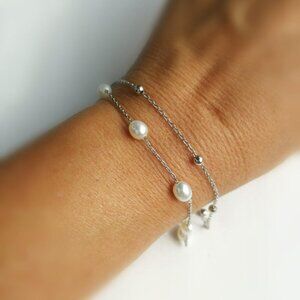 Sterling silver and pearl bracelet  White freshwater pearls